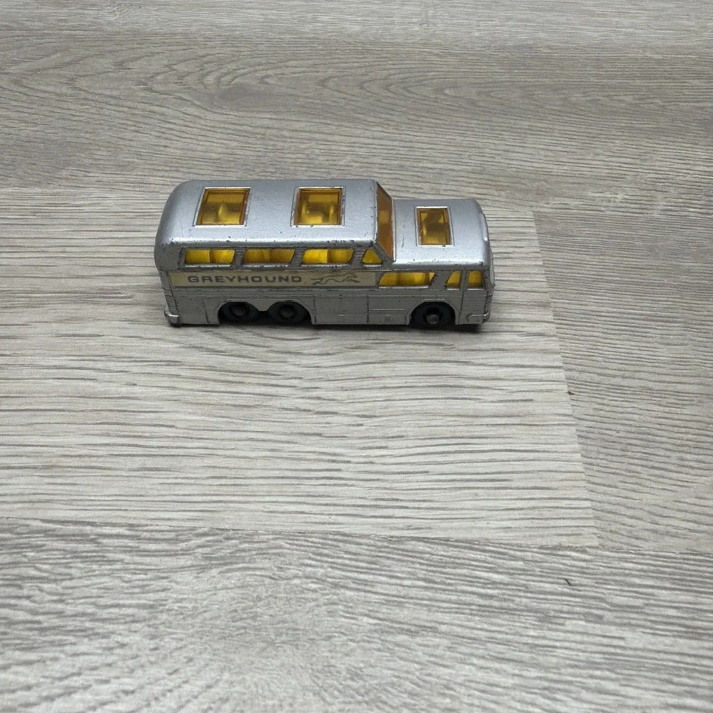 Matchbox No. 74 Daimler Bus & Matchbox Lesney Greyhound Coach No. 66 VTG Bundle